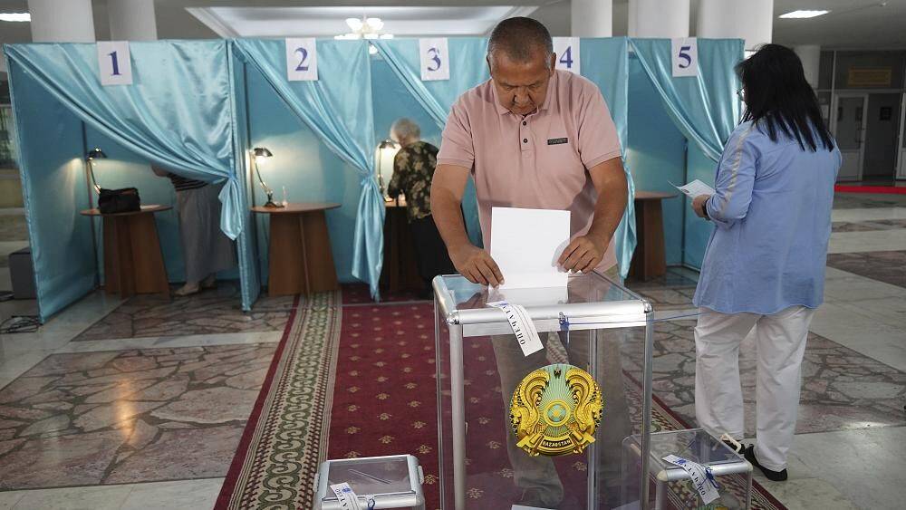 В Казахстане прошел конституционный референдум