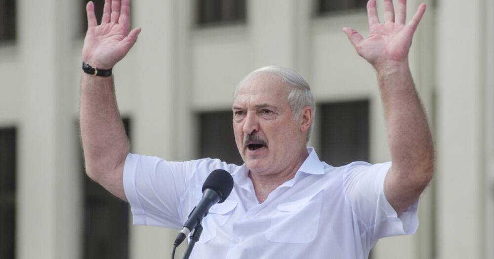 "Cнесут голову любому: Лукашенко сделал "комплимент" украинским военным (ВИДЕО)