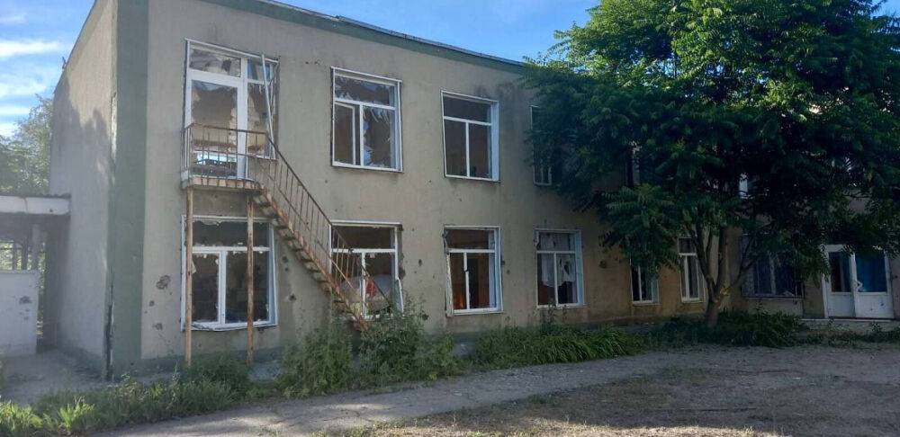 Обстріл Запоріжчини: ворог гатив по житловому масив, пошкоджено дитячий садок у Степногірську