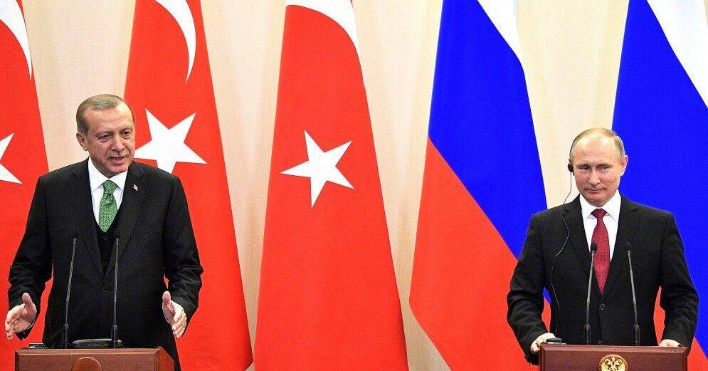 Россия и Турция обсудили пути вывоза украинского зерна