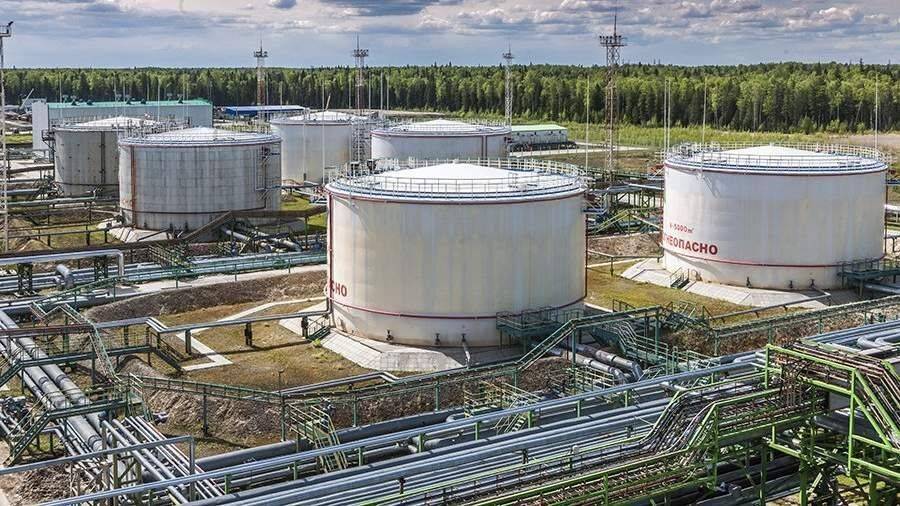 Канада ввела новые санкции против нефти и газа из России