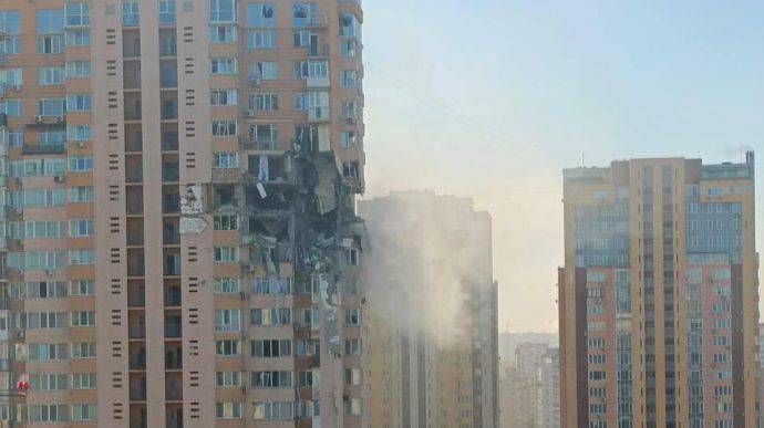 Часть дома на Лобановского в Киеве, в который попала ракета, снесут