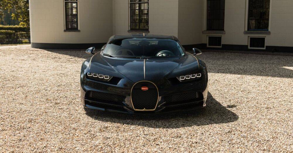 Новейший суперкар Bugatti декорировали натуральным золотом (фото)