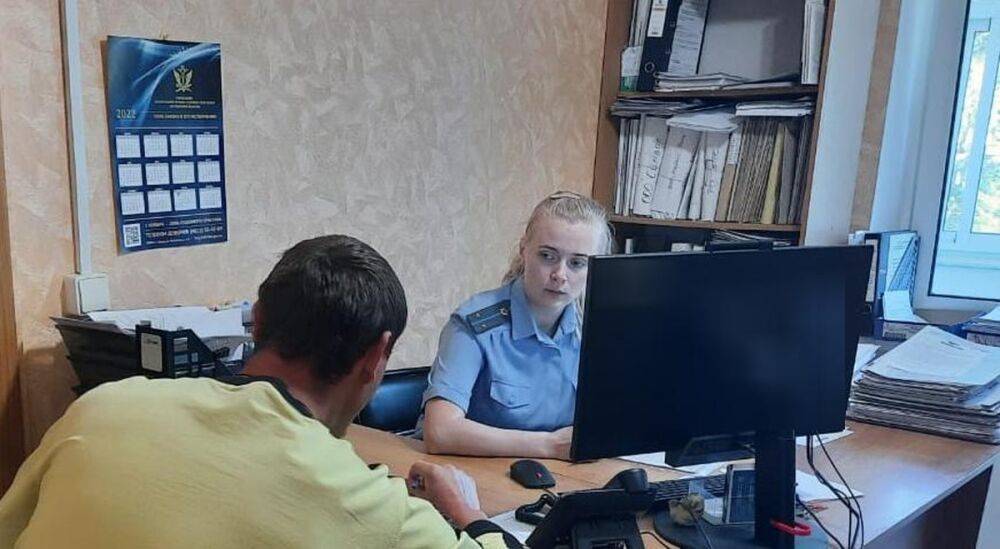 В Тверской области должник, скрываясь от приставов, поменял фамилию и несколько мест работы