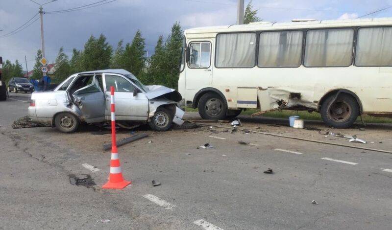 В селе Вагай в ДТП с автобусом погибли два человека