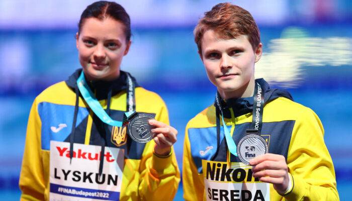 Середа и Лыскун выиграли серебро ЧМ-2022 в синхронных прыжках в воду