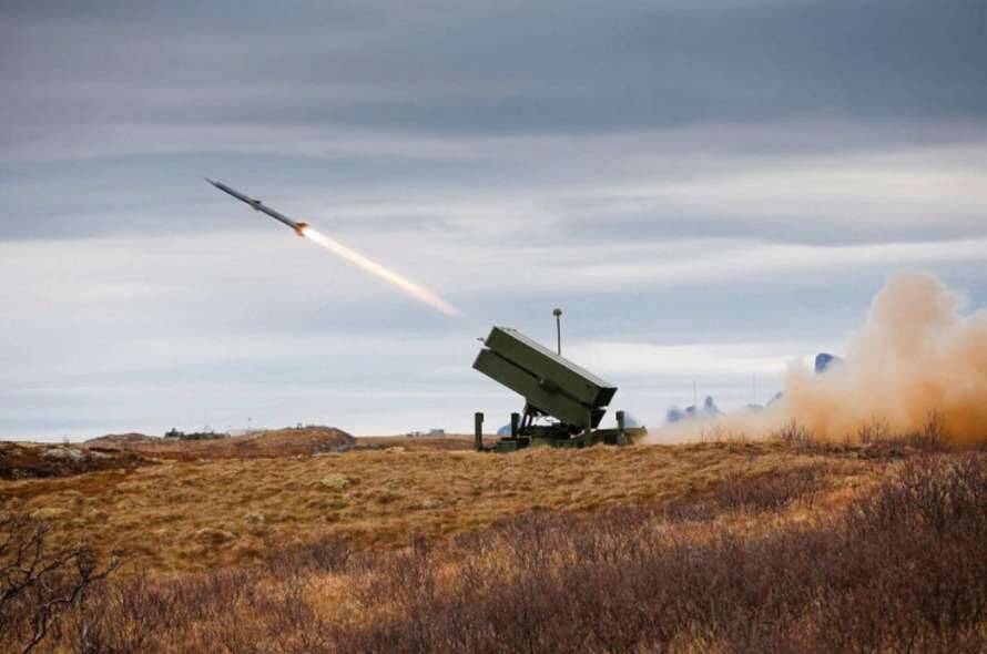 США дадут Украине две ПВО NASAMS и 150 тысяч снарядов