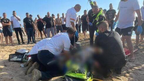 Драма на севере Израиля: отец спас тонущую дочь и едва не погиб в море