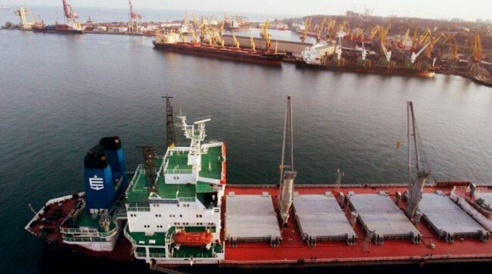 За агропродукцией в порты Украины прибыли первые иностранные суда