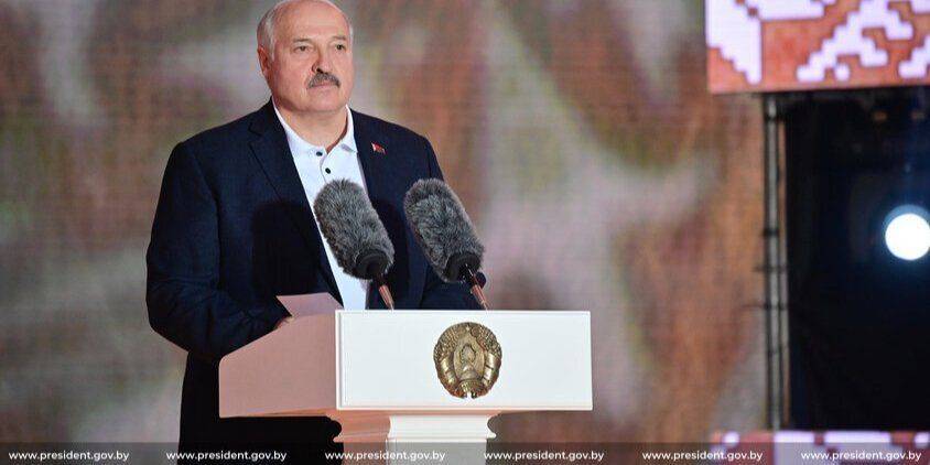 Бред диктатора. Лукашенко заявил, что НАТО планирует «напасть» на Россию через территорию Украины и Беларуси