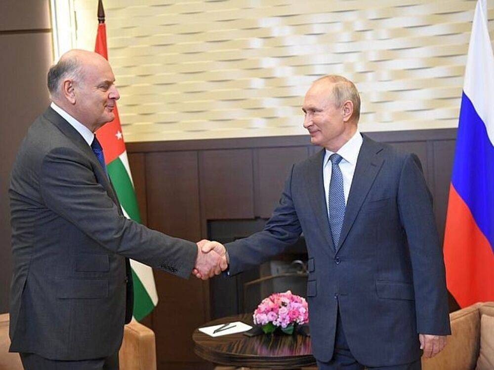 Абхазия заявила о готовности помочь России с параллельным импортом товаров