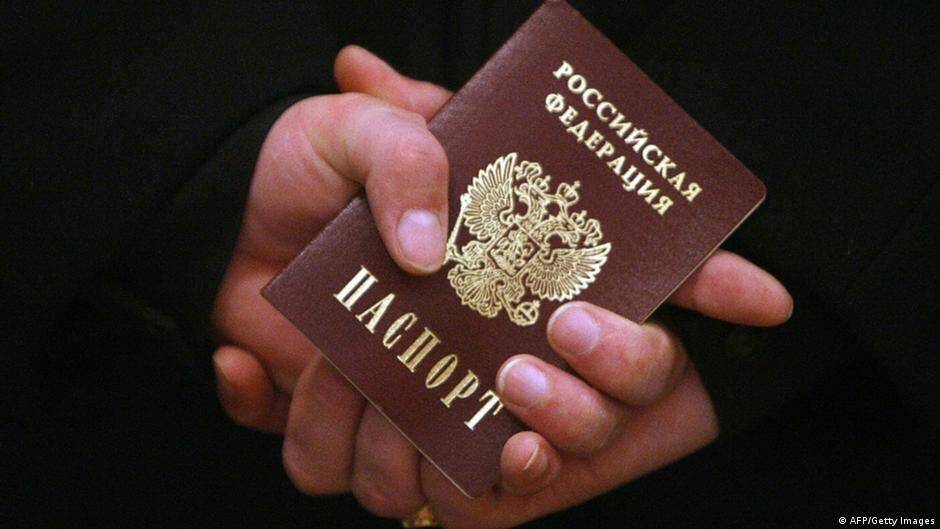 ЄС не визнаватиме паспорти, які РФ роздаватиме українцям на окупованих територіях
