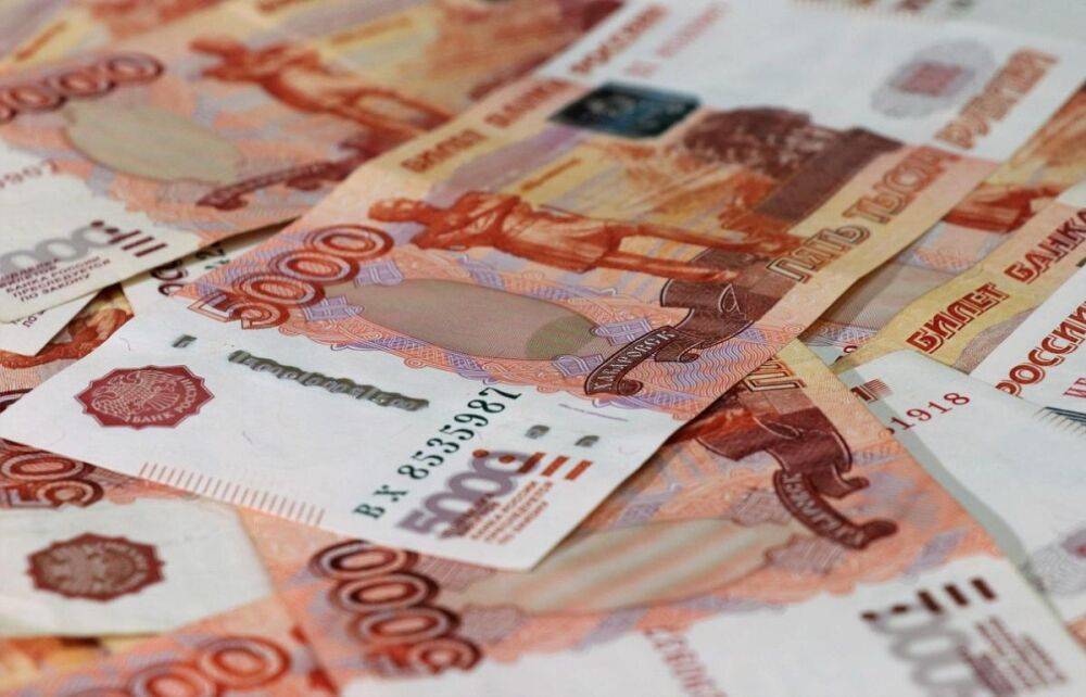 В Твери администратор «Пятерочки» украл 185 тысяч рублей на погашение долга по кредиту и ставки на спорт