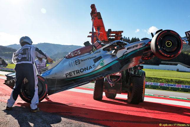 В Mercedes рисковали пропустить гонку из-за аварий