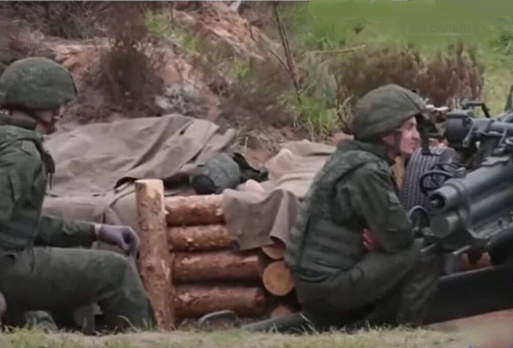 Лукашенко усилил своих солдат у границ с Украиной: "Среди техники замечены..."