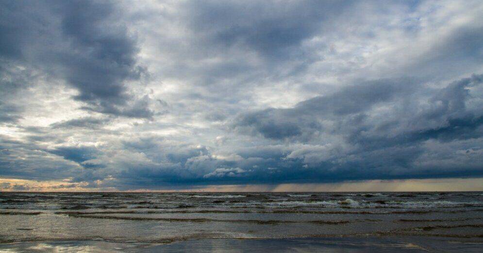 Дожди, порывы ветра, грозы, переменная облачность. Погода в субботу в Латвии особо не поменяется