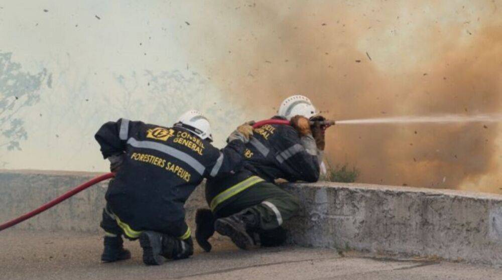 Францию и Испанию охватили лесные пожары: тысячи человек были эвакуированы