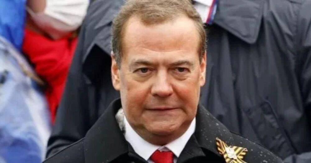 "Маленький и жалкий": Медведев снова угрожает Украине, Подоляк ответил
