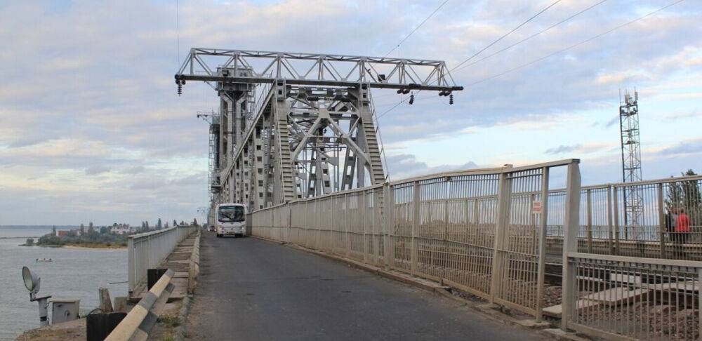 Ракетний удар по Одещині. Росіяни знову вгатили по мосту через Дністровський лиман