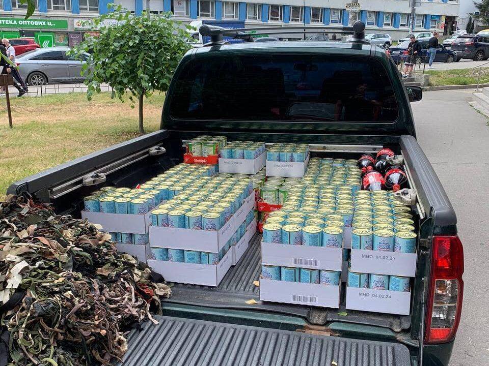 Палатный о работе "Украинской команды": Волонтеры передали воинам на востоке лекарства и продукты, а переселенцам – продукты