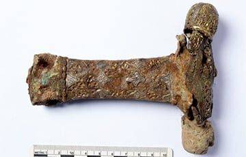В Норвегии нашли уникальный меч викингов