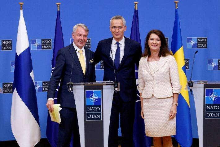 Президент Литвы подписал законы о ратификации членства Финляндии и Швеции в НАТО