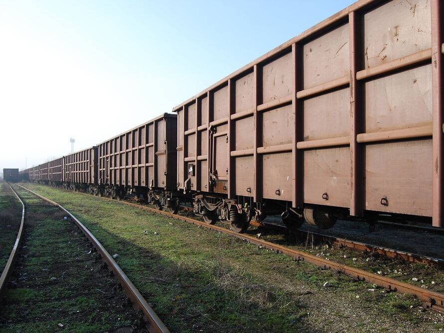 Федерация работодателей транспорта призвала Зеленского способствовать снижению тарифов на железнодорожные грузовые перевозки