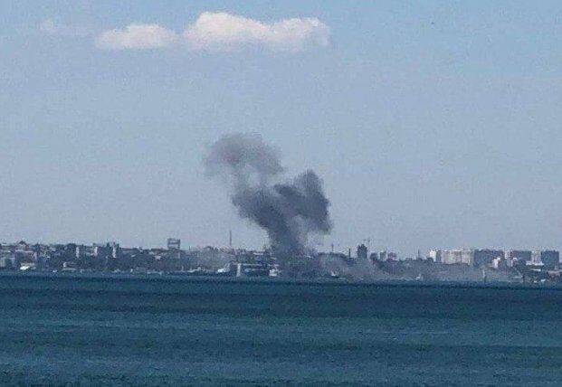 Росія атакувала Одесу крилатими ракетами, у порту масштабна пожежа (відео)
