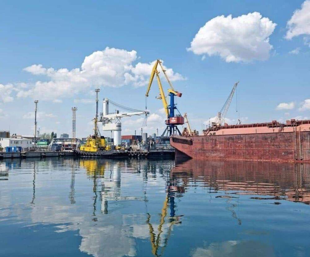 Вывоз зерна из Украины: принято решение после обстрела порта в Одессе