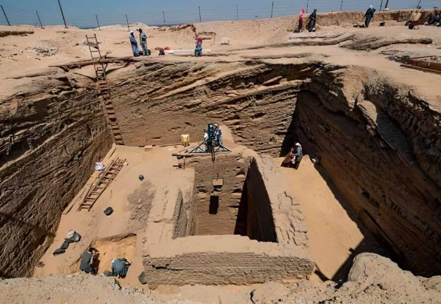 Виявлено двоярусну гробницю єгипетського полководця VI століття до нової ери