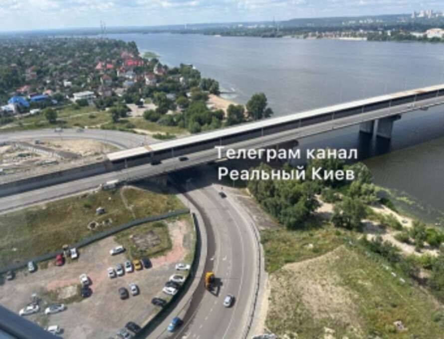 Стало відомо, чи можливий проїзд для автотранспорту Південним мостом у Києві