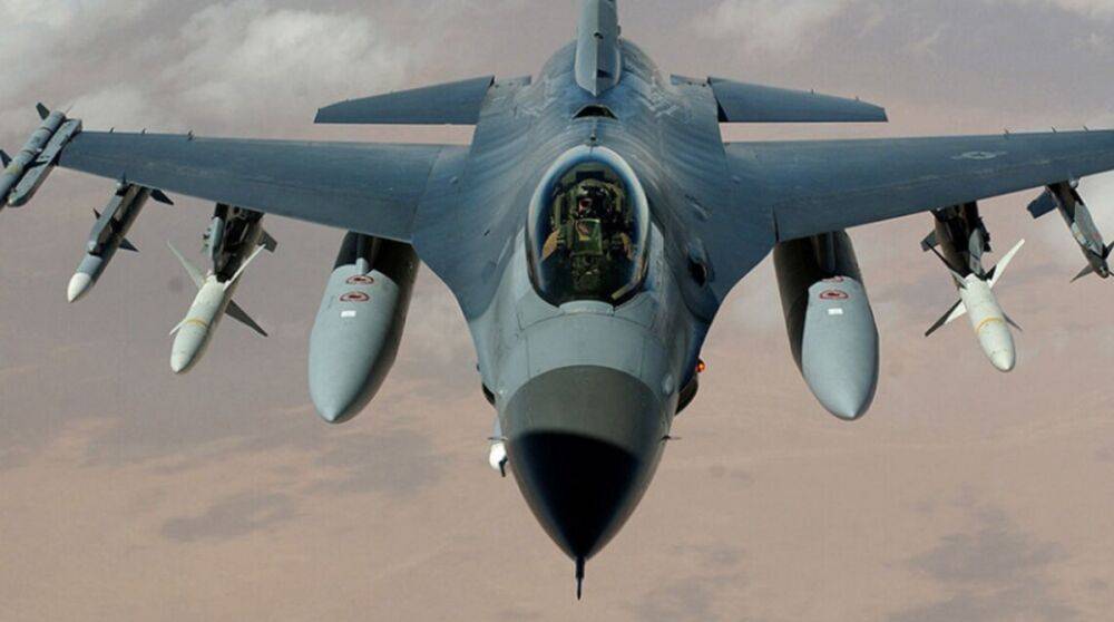 В Минобороны допустили, что Украина сможет подготовить аэродромы для самолетов F-16
