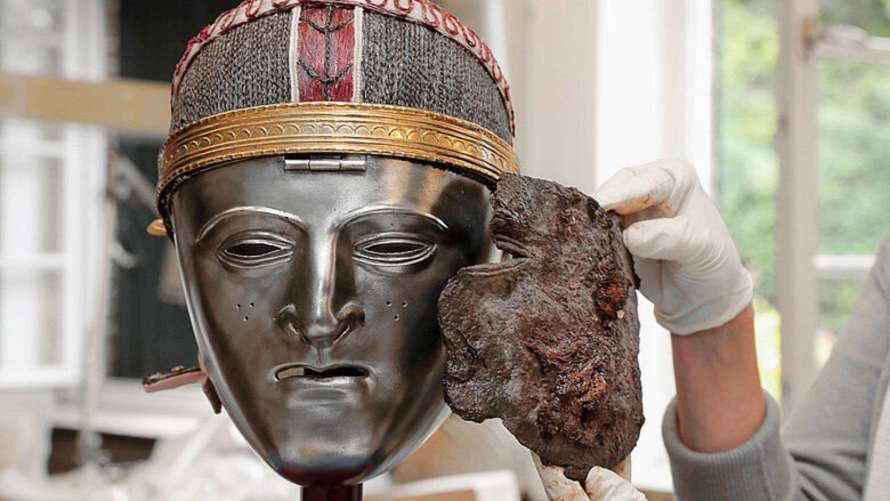 Археологи виявили у Німеччині рідкісну маску I століття (Фото)