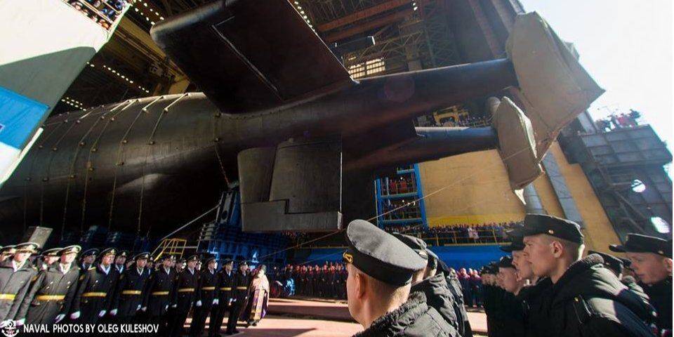 Субмарина «судного дня». РФ приняла на вооружение самую длинную в мире подлодку и разрабатывает для нее ядерные торпеды: чем это грозит
