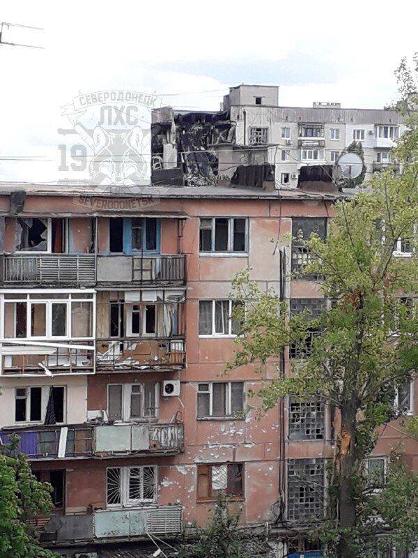 У мережі з'явилися нові кадри зруйнованих будинків у Сєвєродонецьку