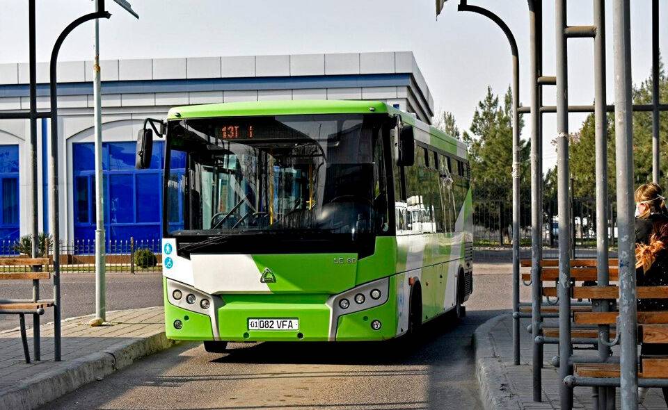 В Ташкенте 271 автобус оснащен системой кондиционирования. В остальных пассажирам придется потерпеть жару