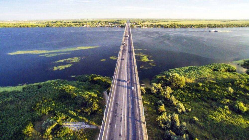 Россиянам дали последний шанс покинуть Херсон: новые подробности и кадры Антоновского моста после ударов ВСУ