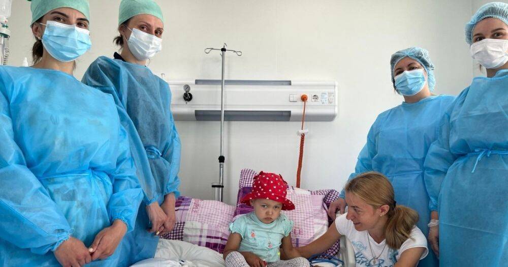 Во Львове впервые провели трансплантацию костного мозга маленькому ребенку (фото)