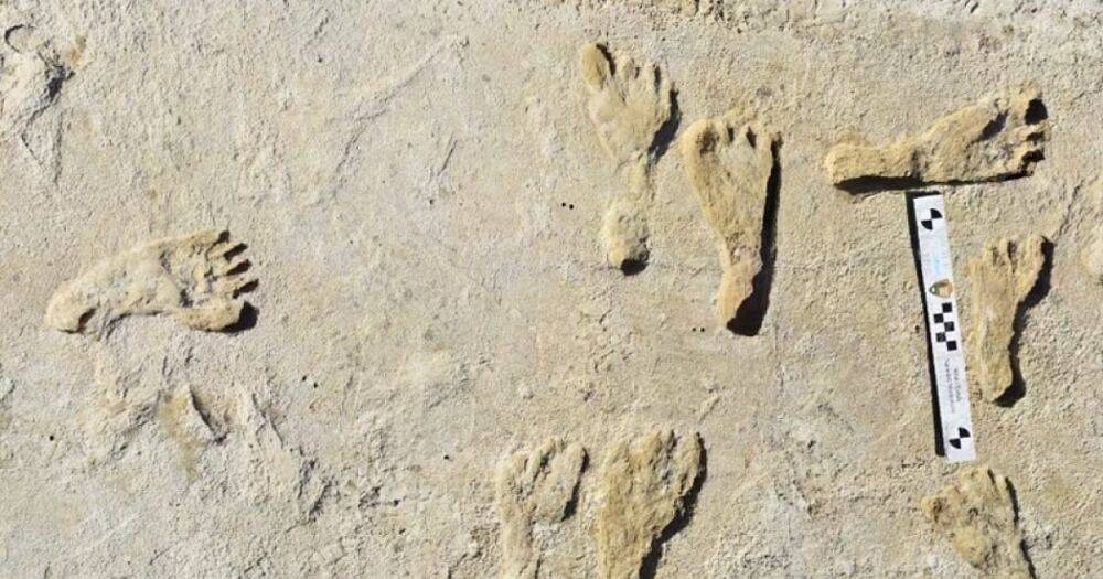 Появляются и исчезают. В США нашли "призрачные" отпечатки ног возрастом 12 тысяч лет (фото)