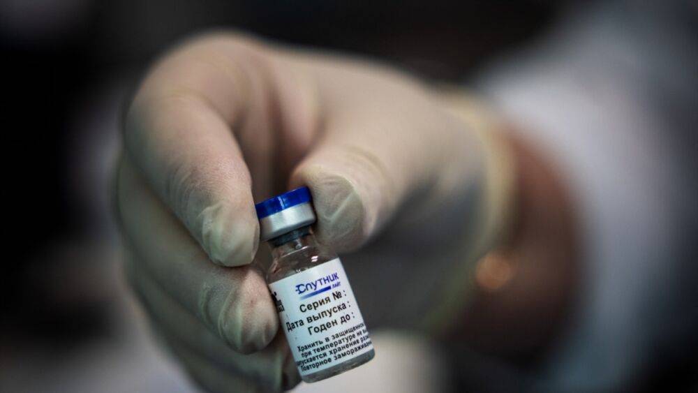 В нескольких регионах России закончилась вакцина "Спутник Лайт"