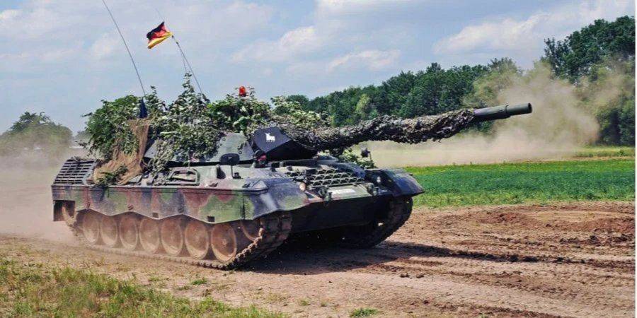 «Мы верили в мир». В Германии самые плохие танки в Европе — Бербок