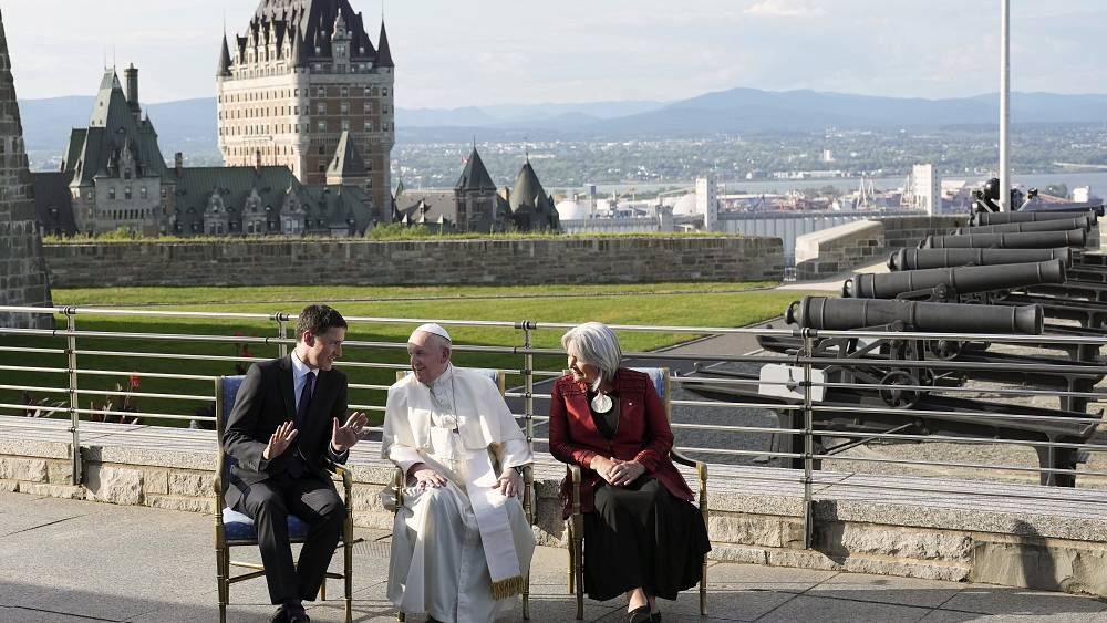 "Глубокая любовь и память о страданиях": папа римский Франциск прибыл в Квебек