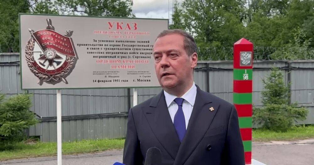 "Реакция будет симметричной": Медведев снова пригрозил Швеции и Финляндии из-за НАТО