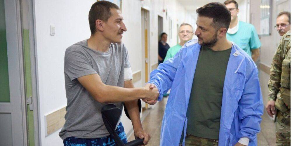 Визит в Одесскую область: Зеленский посетил раненых украинских военных