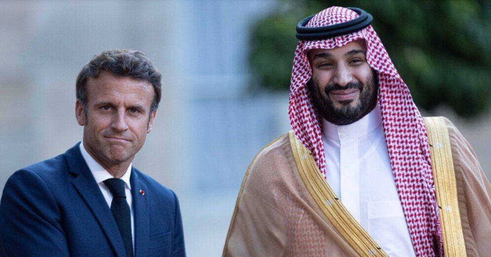 Франция и Саудовская Аравия договорились "смягчить последствия" войны в Украине
