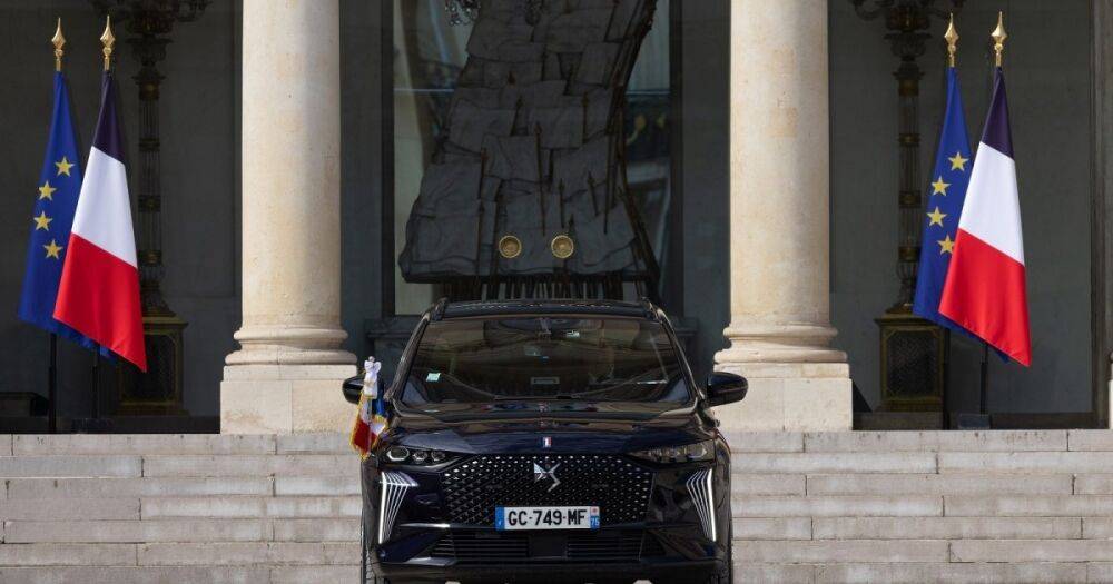 Президентский кроссовер: Эмманюэль Макрон получил нестандартное бронированное авто (фото)