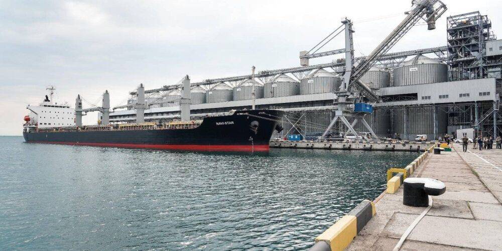 Десять судов с зерном в портах Одесса и Черноморск готовы к отправке — Мининфраструктуры