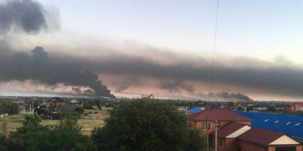 Взрывы в Мелитополе: СМИ сообщают об ударе по занятому россиянами аэродрому — видео