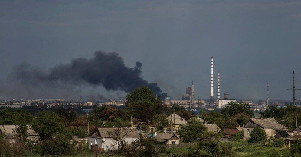 СМИ: Российские войска берут под контроль город Лисичанск