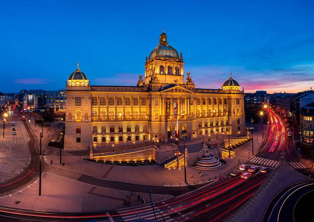 Прага в целях экономии сократила время подсветки достопримечательностей